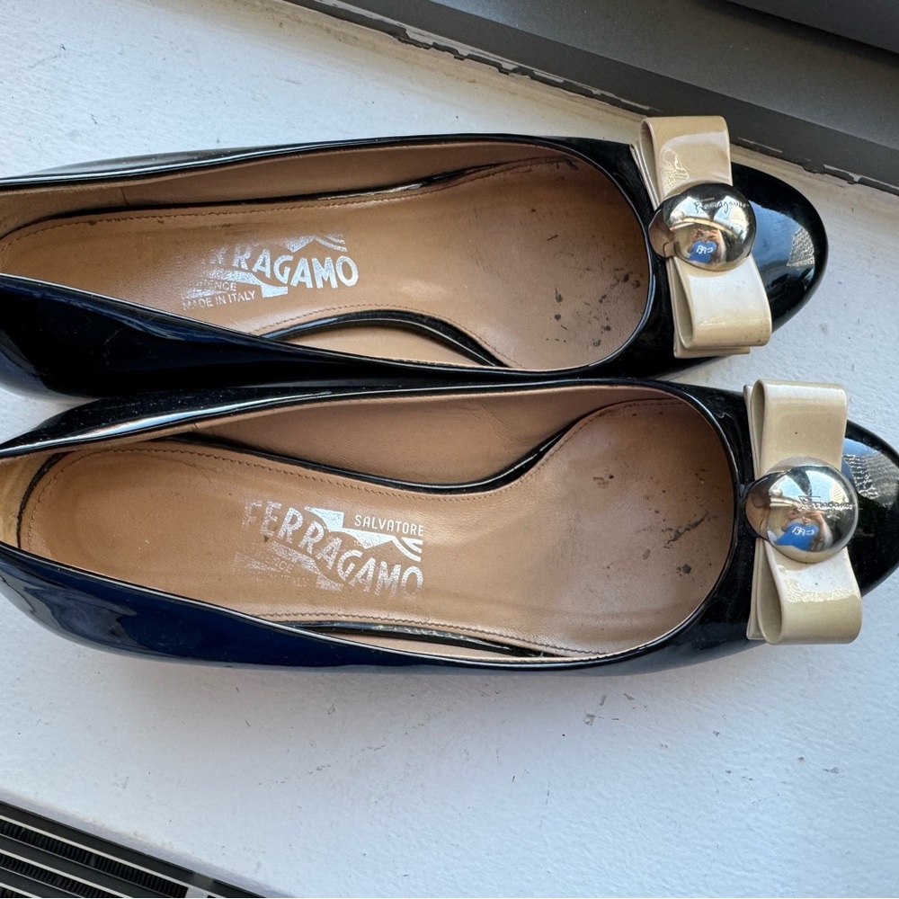 Salvatore Ferragamo Black and Cream Heels with Elegant Design